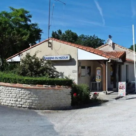 Mobil-home Confortable Avec Terrasse, 3 Pour 6 Personnes - Api-1-52-752 Sireuil