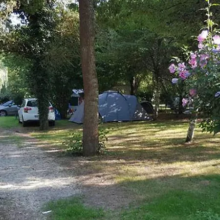 Kemp Mobil-home Confortable Avec Terrasse, 3 Pour 6 Personnes - Api-1-52-752 Sireuil (Charente)
