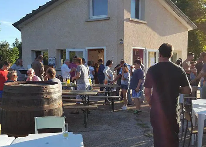 Mobil-home Confortable Avec Terrasse, 3 Pour 6 Personnes - Api-1-52-752 Sireuil (Charente)