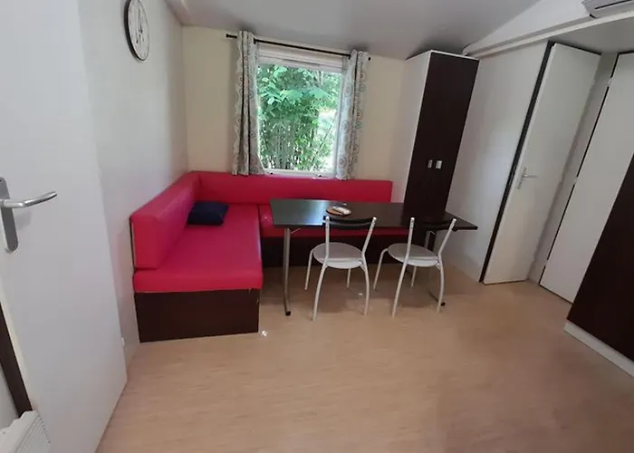 Kemp Mobil-home Confortable Avec Terrasse, 3 Pour 6 Personnes - Api-1-52-752