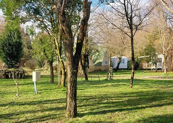 Mobil-home Confortable Avec Terrasse, 3 Pour 6 Personnes - Api-1-52-752